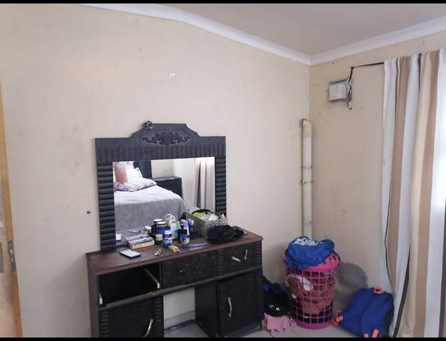 2 BEDROOM HOUSE FOR SALE IN UMLAZI L